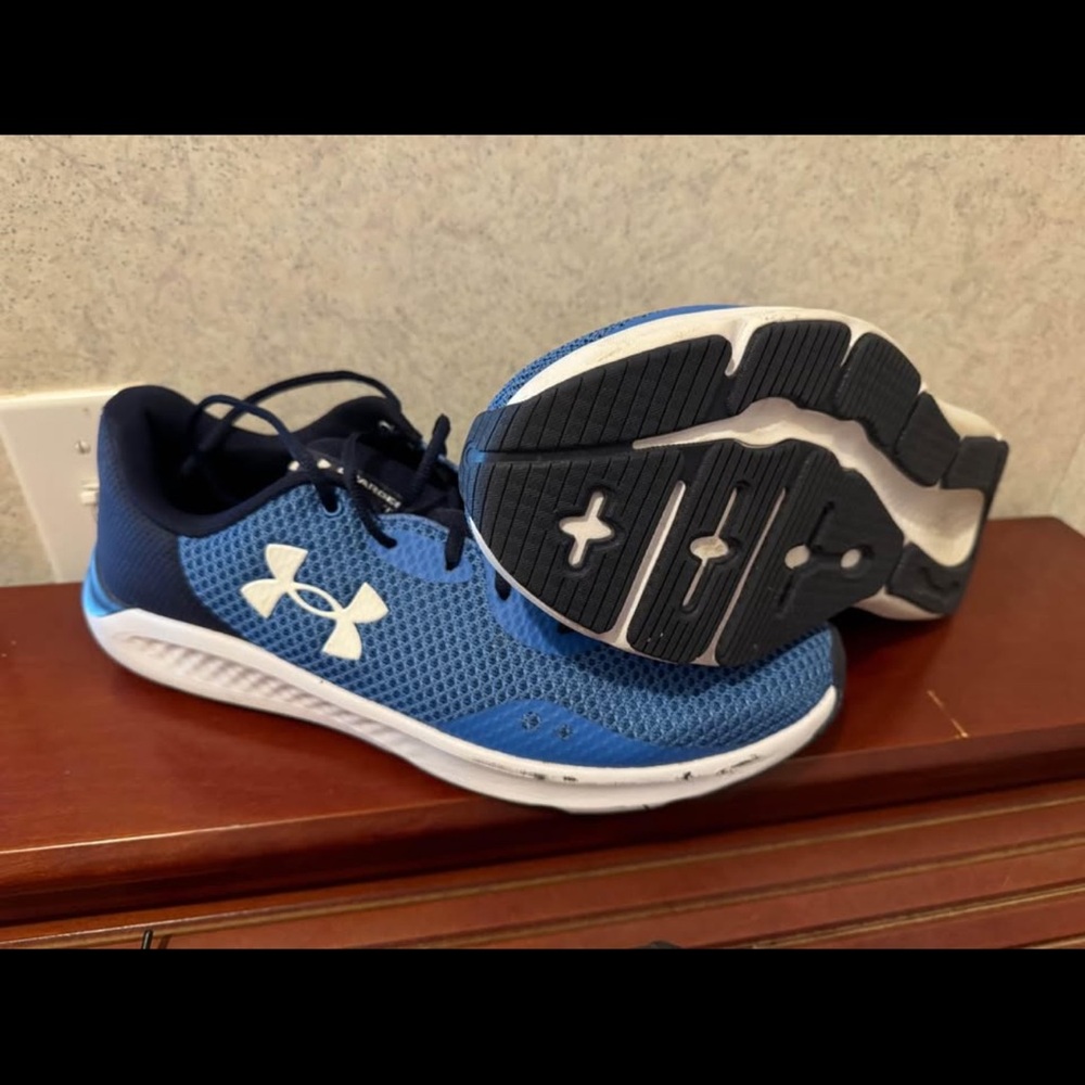 Under Armour Blue and White Sneakers Lightweight Breathable Design